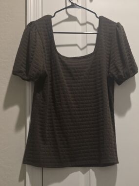 Scoop Neck Short Sleeve Top in Dark Brown